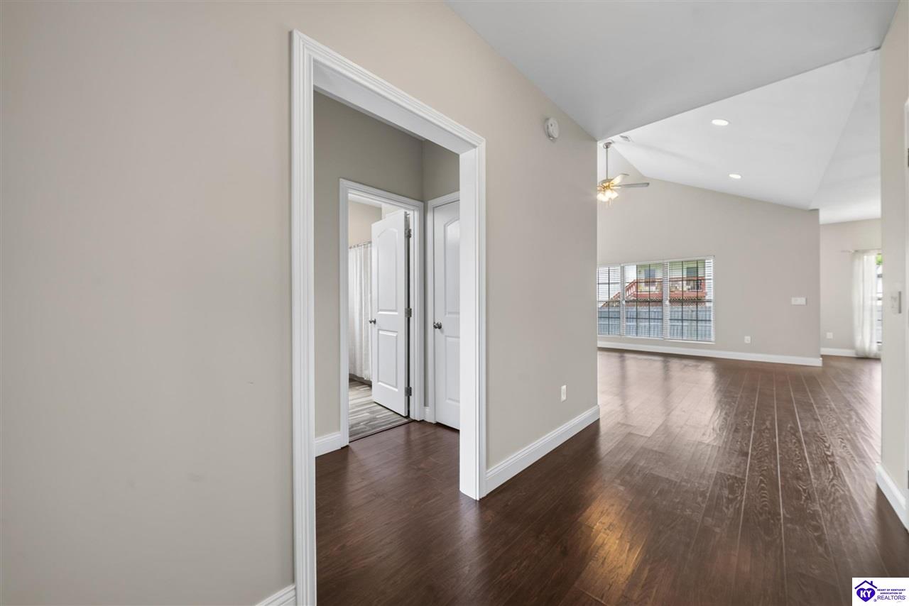 204 Robert E Court Property Photo 4