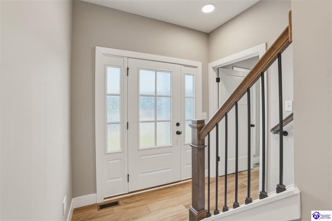 37 D Wayne Circle Property Photo 5