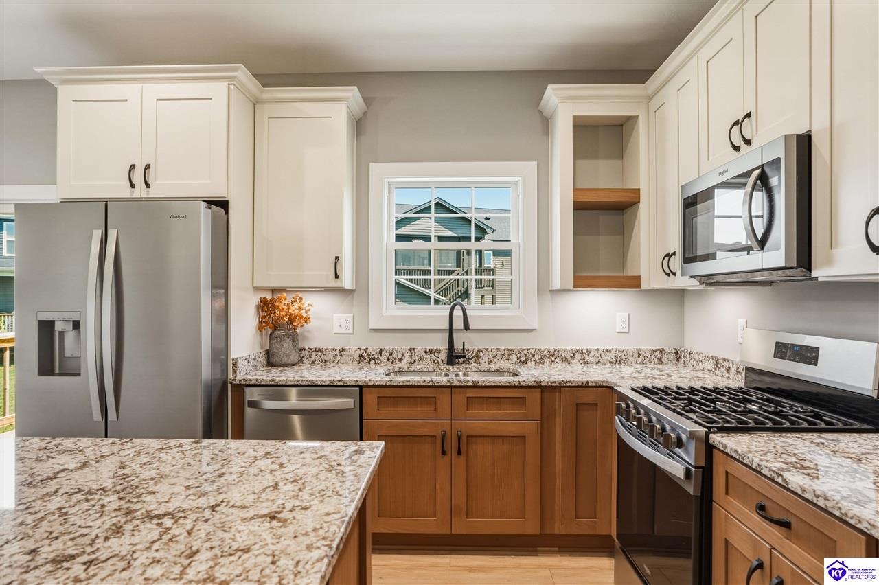 37 D Wayne Circle Property Photo 8