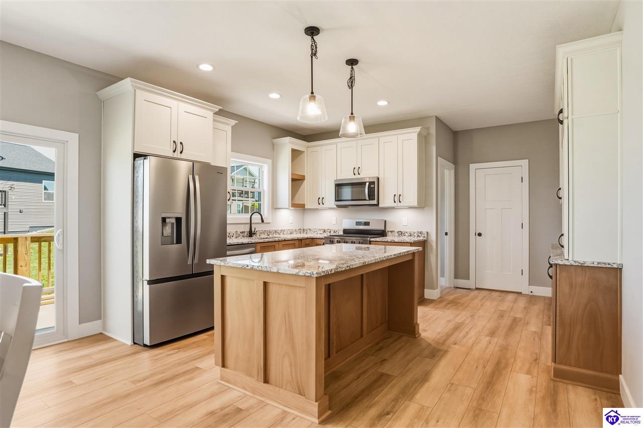 37 D Wayne Circle Property Photo 9