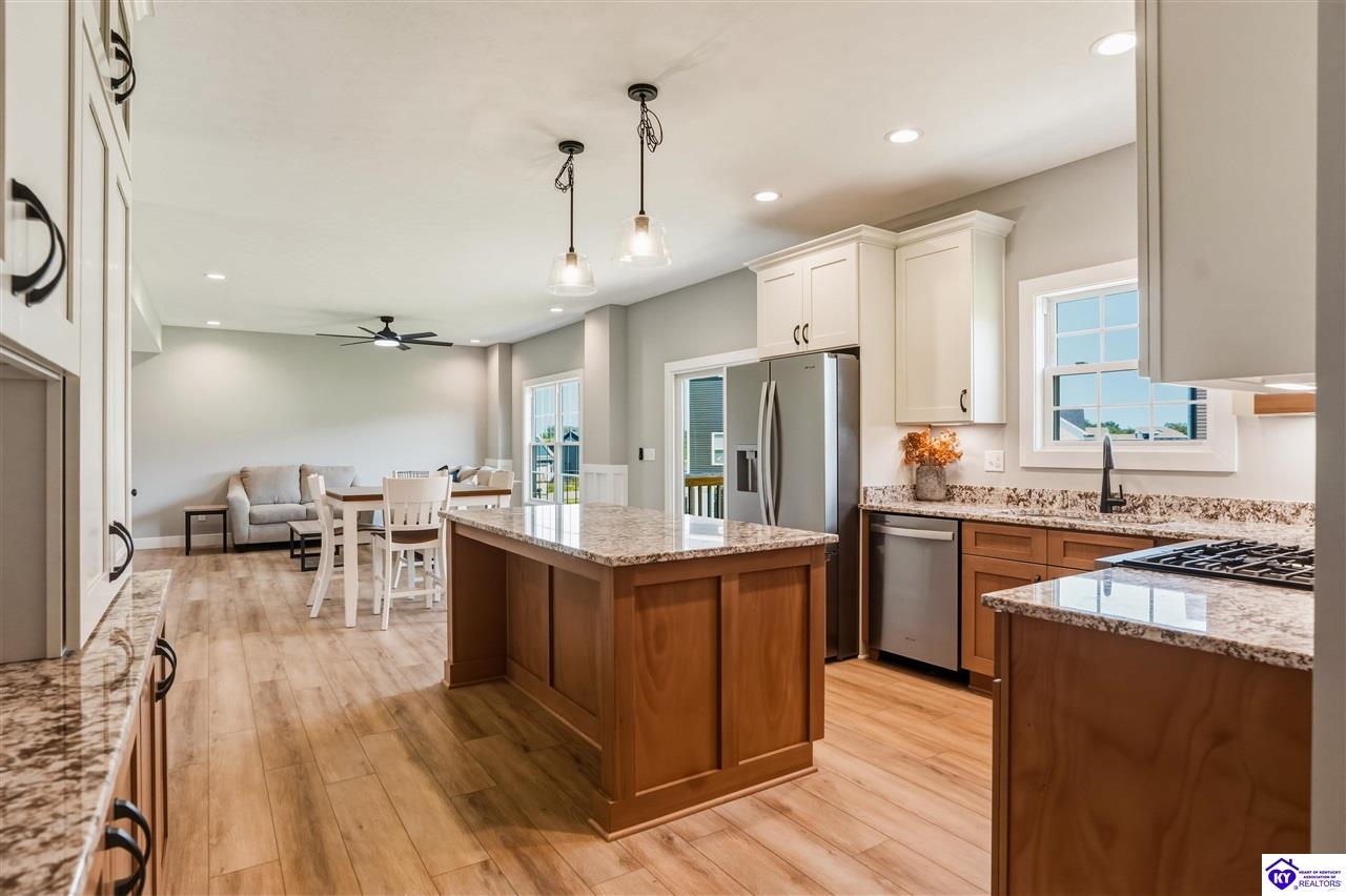 37 D Wayne Circle Property Photo 12