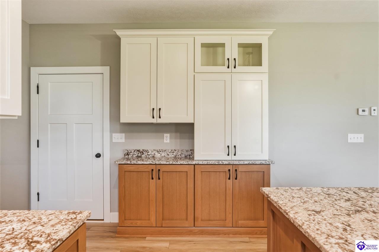37 D Wayne Circle Property Photo 13
