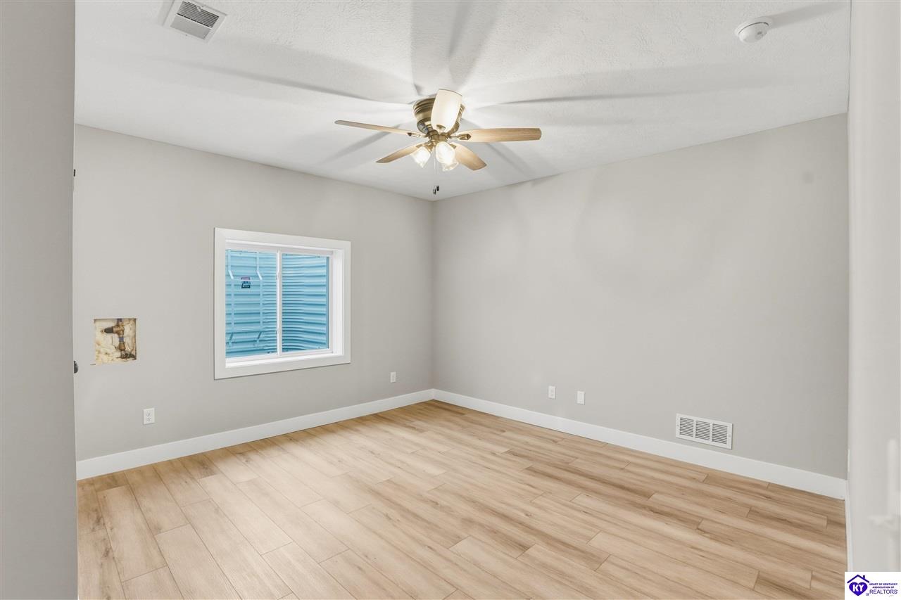 37 D Wayne Circle Property Photo 33
