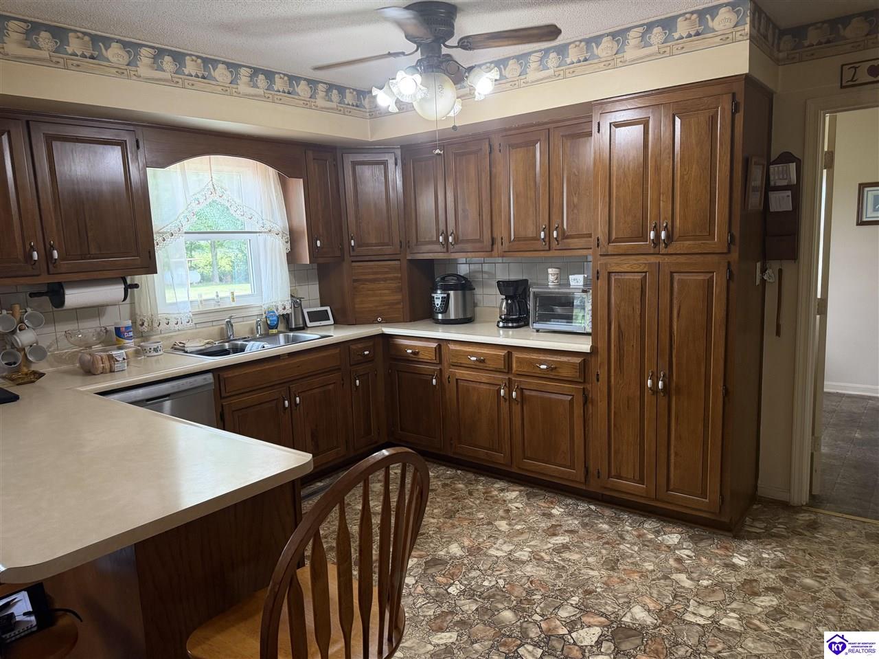 9446 Leitchfield Road Property Photo 17