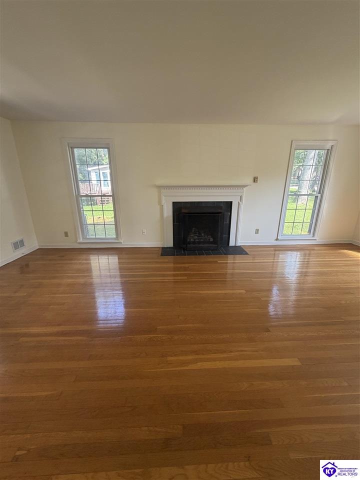590 Lakeshore Parkway Property Photo 6