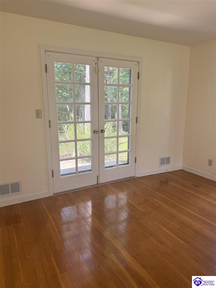 590 Lakeshore Parkway Property Photo 9