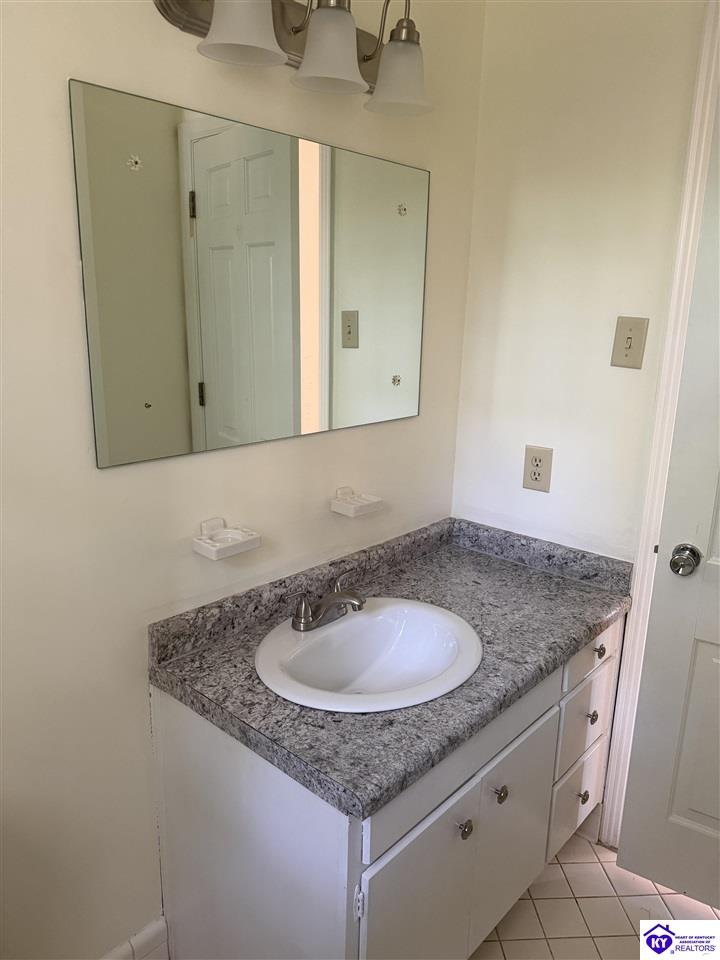 590 Lakeshore Parkway Property Photo 26