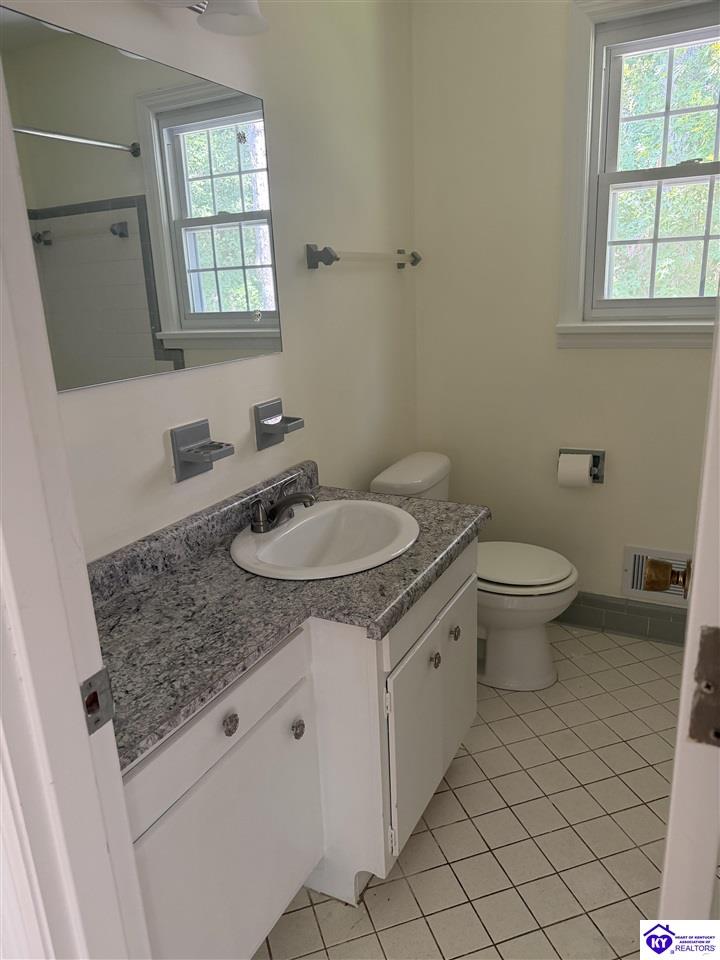 590 Lakeshore Parkway Property Photo 29