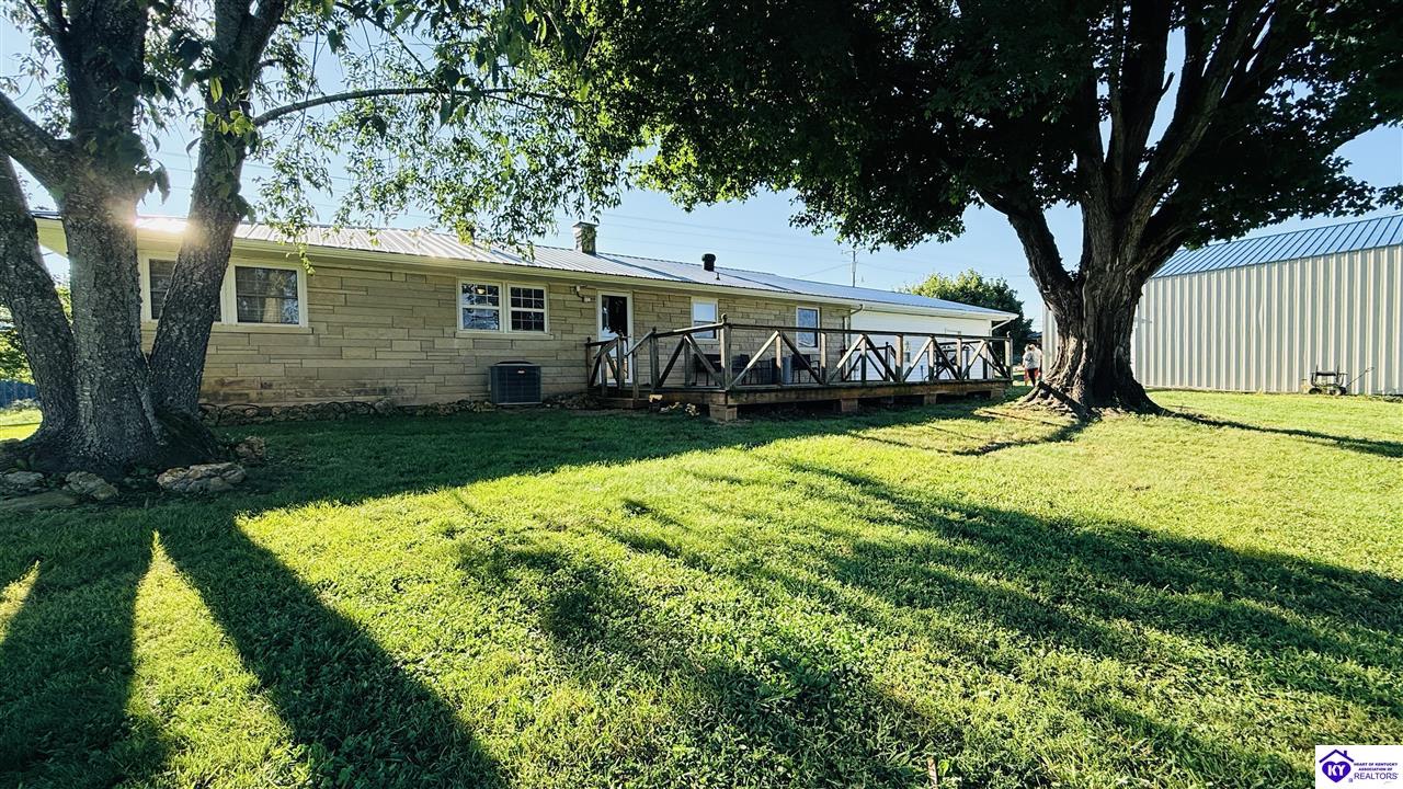 6687 Edmonton Road Property Photo 4