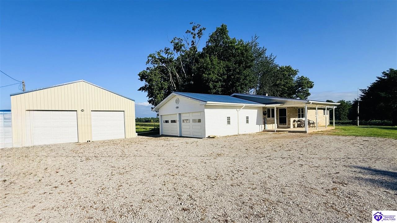 6687 Edmonton Road Property Photo 5