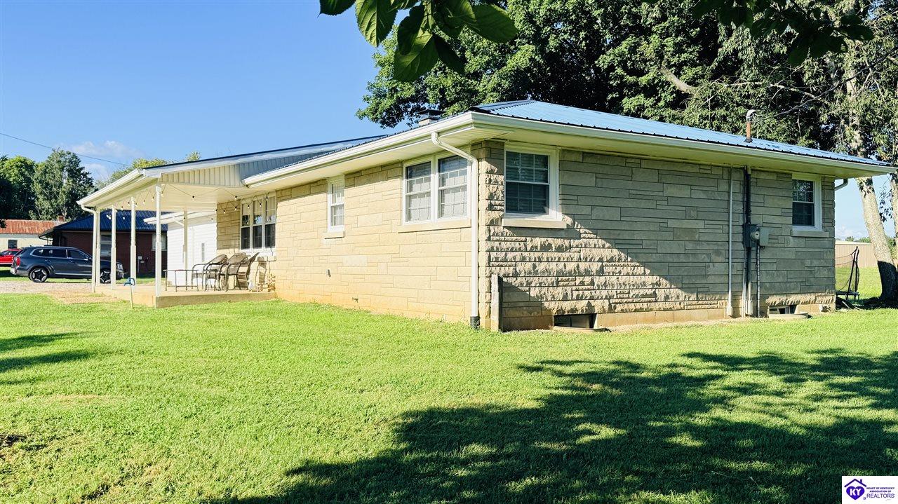 6687 Edmonton Road Property Photo 14