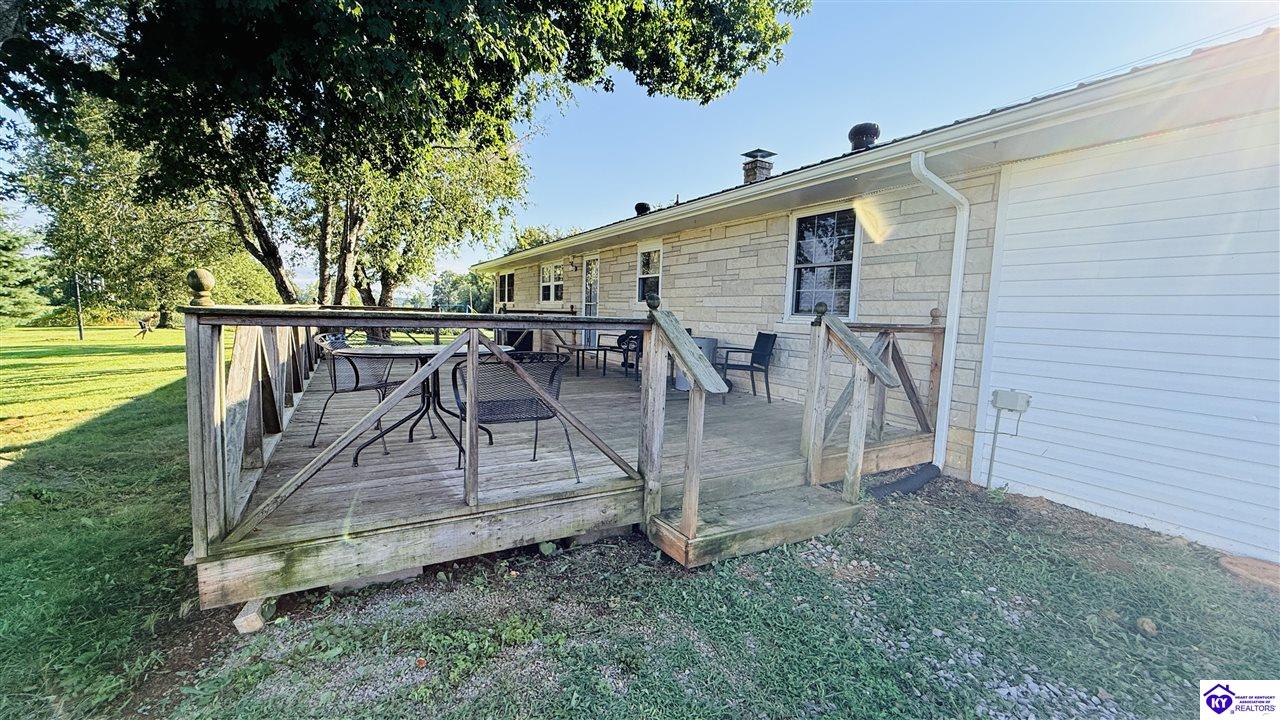 6687 Edmonton Road Property Photo 18