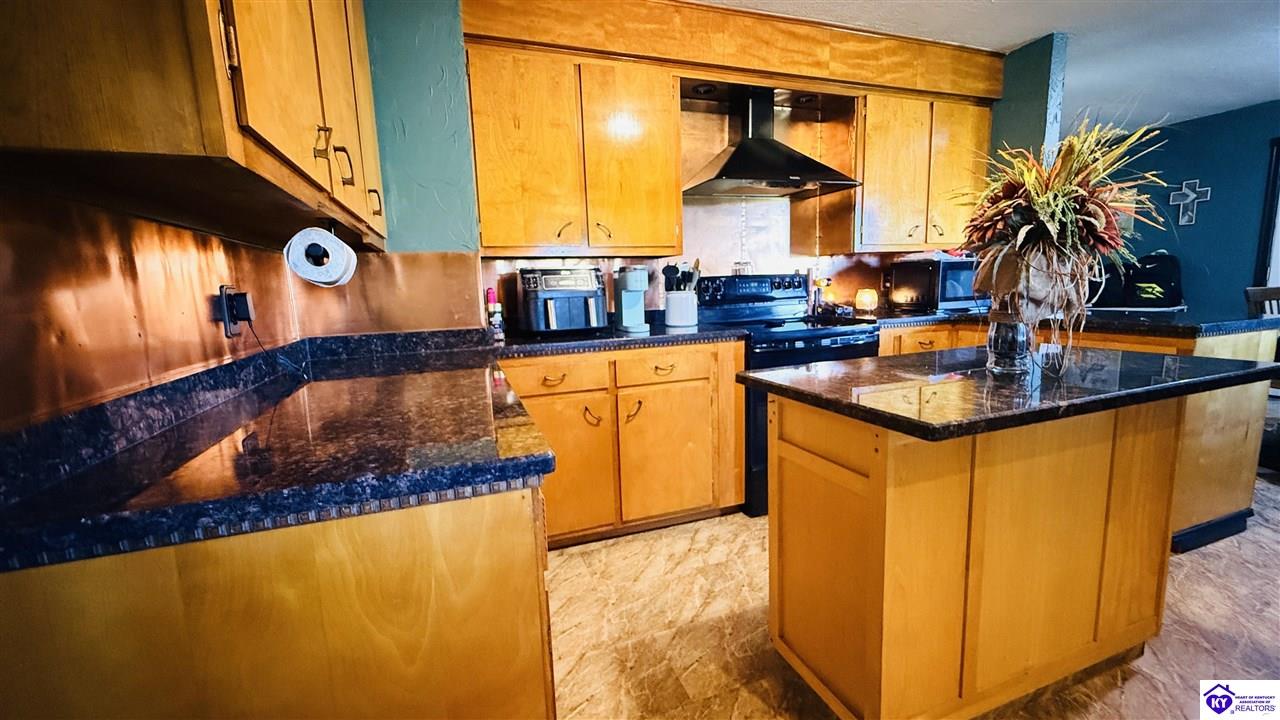 6687 Edmonton Road Property Photo 19