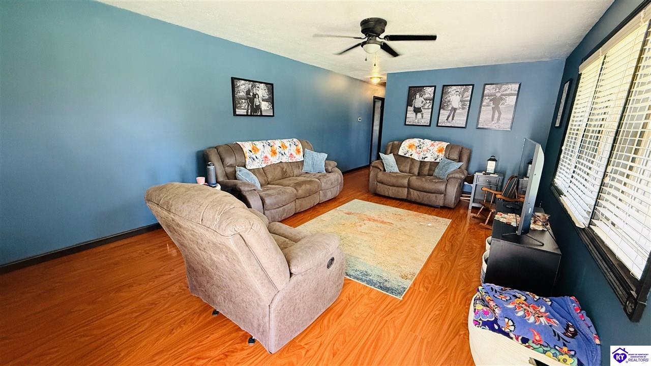 6687 Edmonton Road Property Photo 34