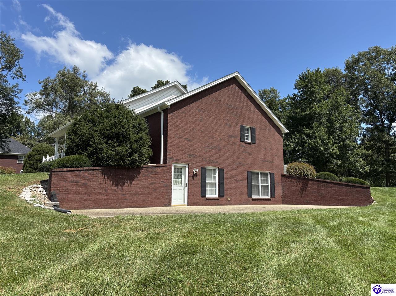 90 River Edge Road Property Photo 3