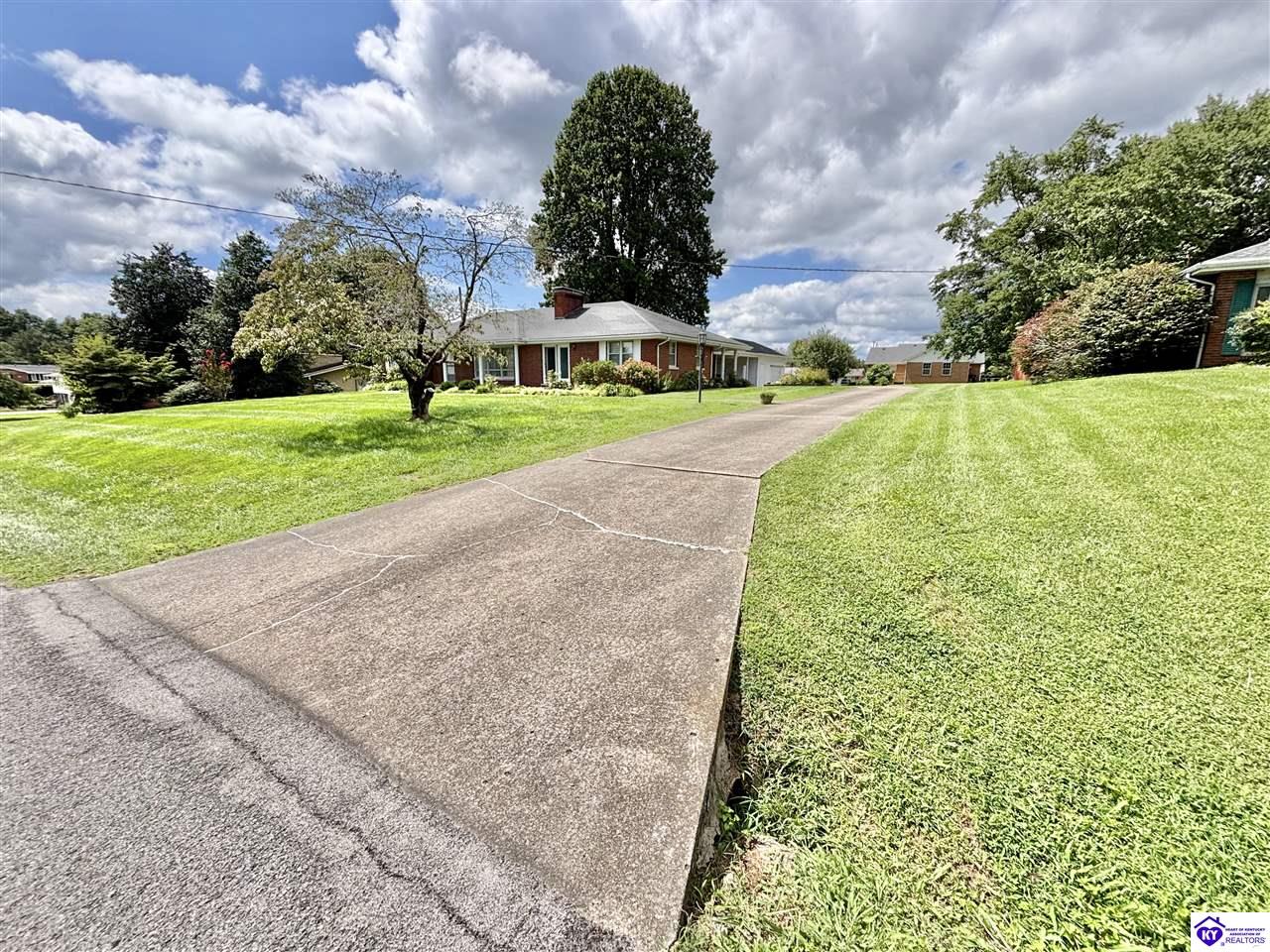 1507 Parkview Drive Property Photo 5