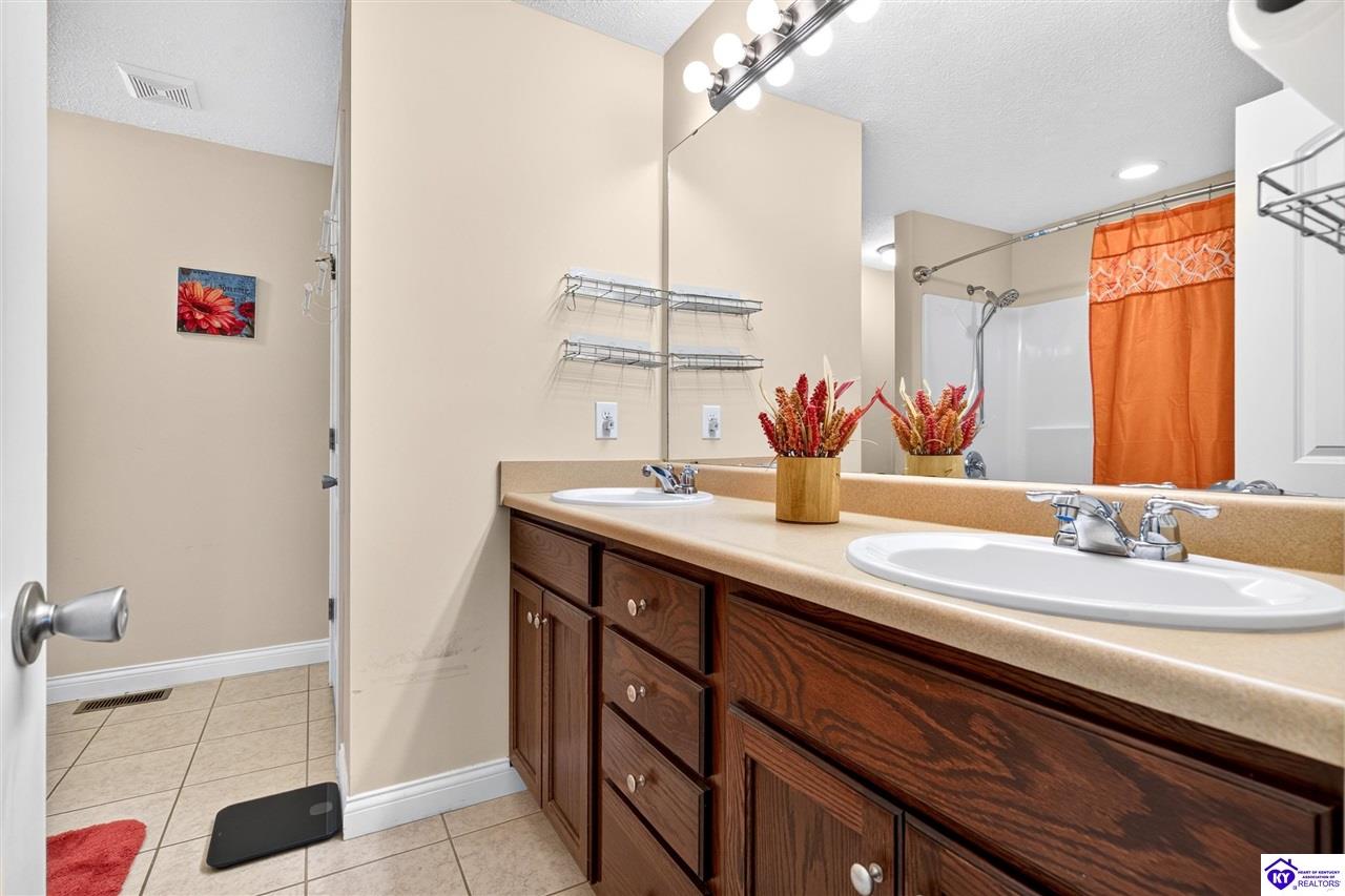 154 Wiltshire Avenue Property Photo 15