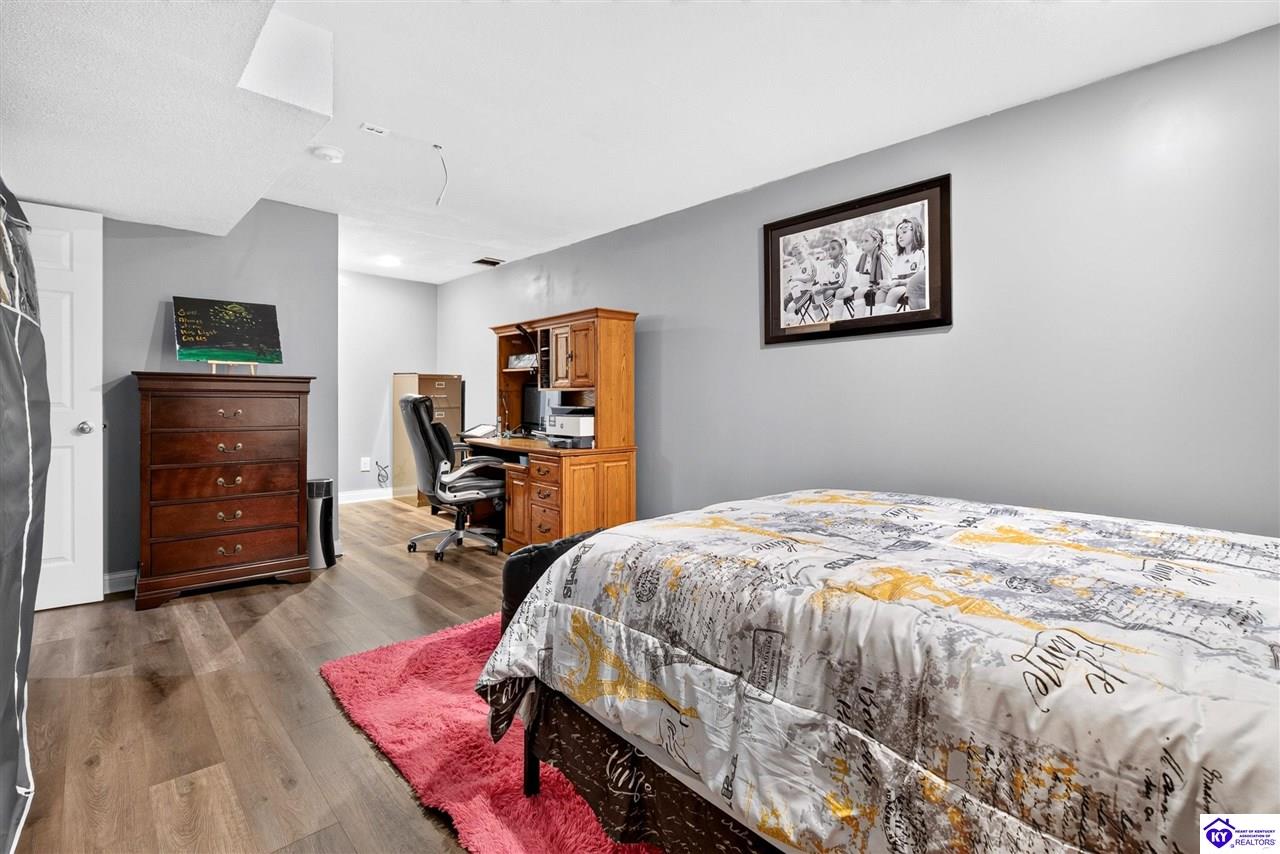 154 Wiltshire Avenue Property Photo 28