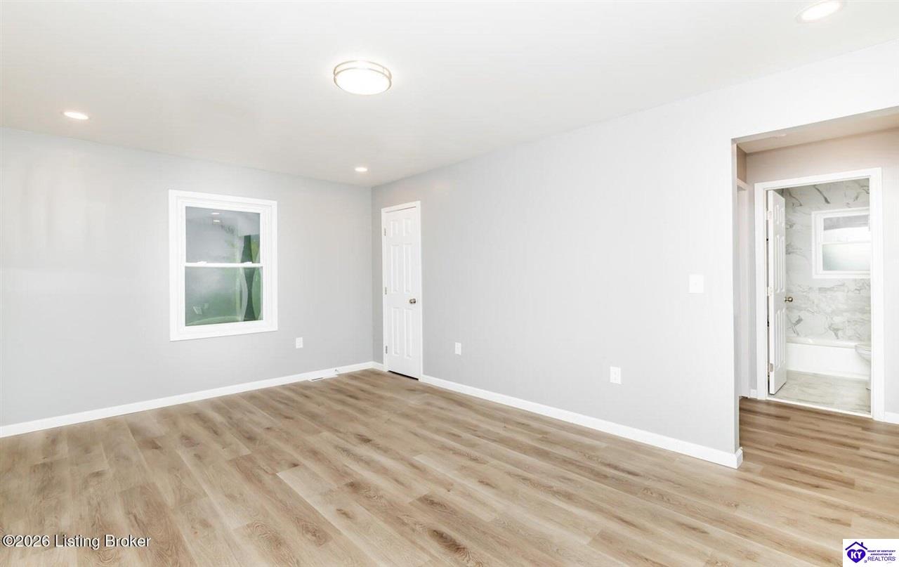 204 W Warfield Street Property Photo 4