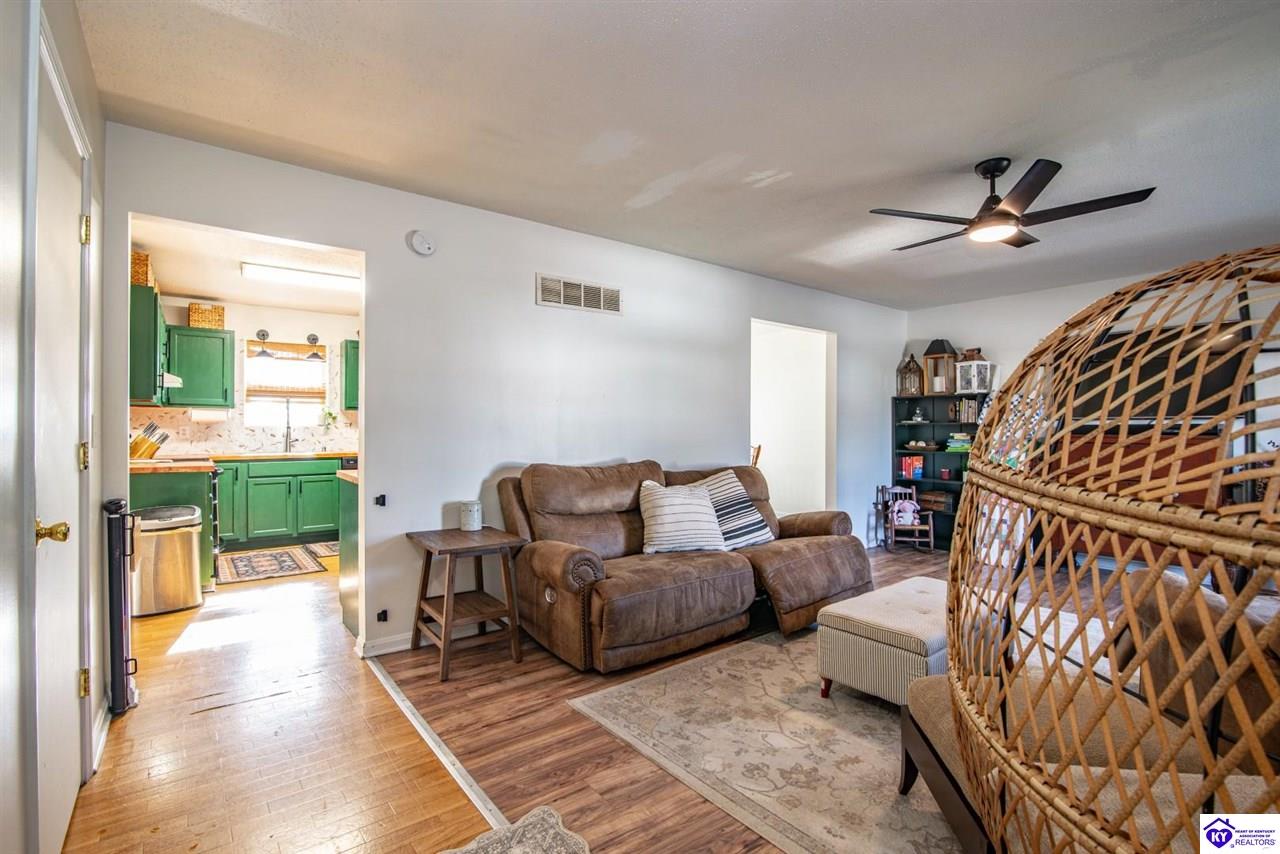 1226 Eastern Street Property Photo 3