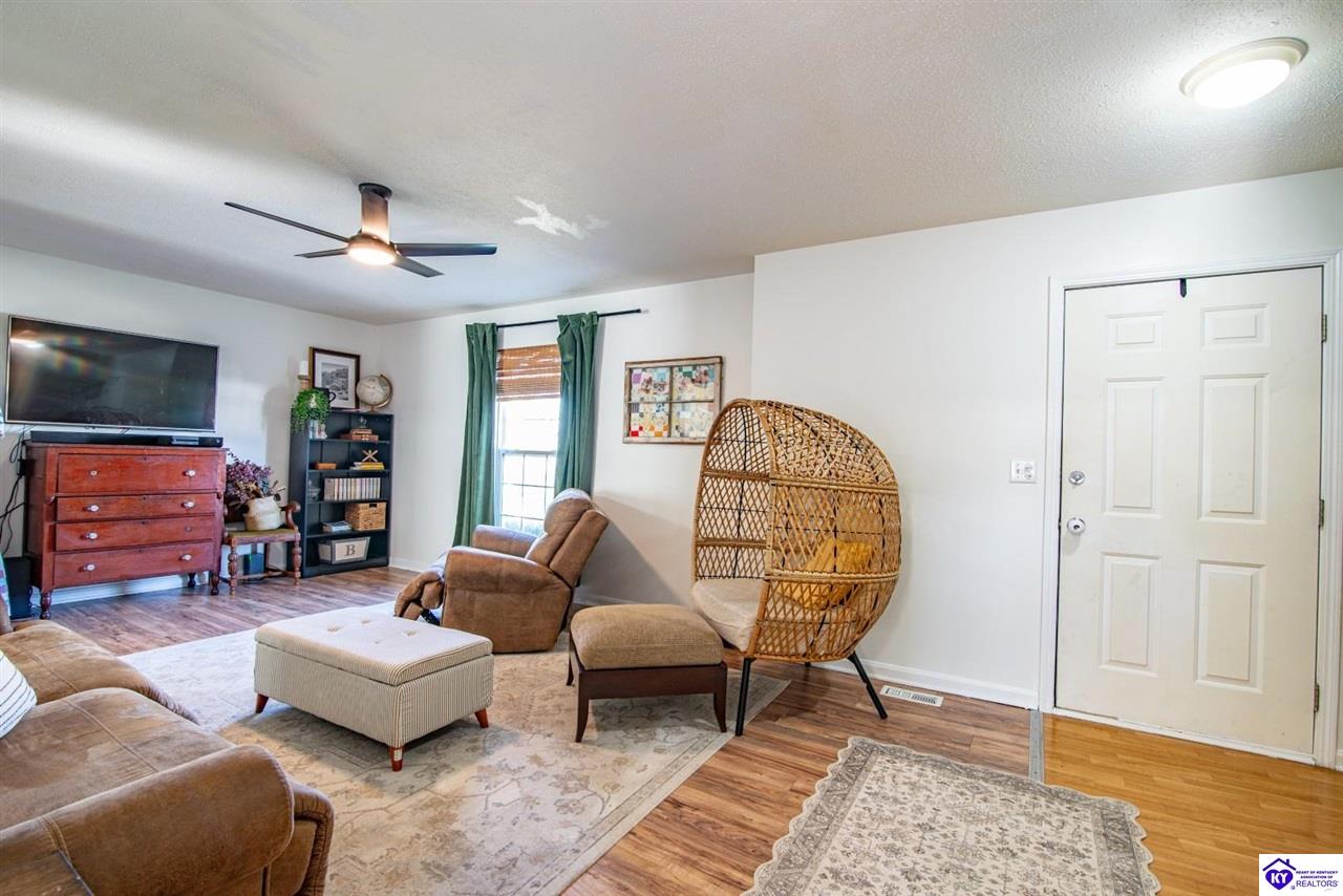 1226 Eastern Street Property Photo 5
