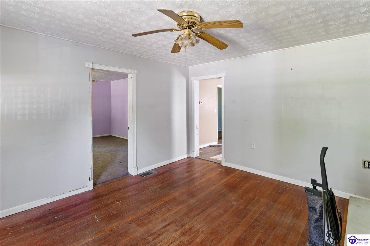 69 Petersburg Road Property Photo 6