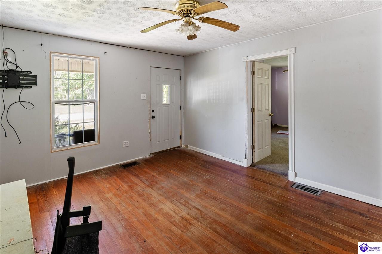 69 Petersburg Road Property Photo 7