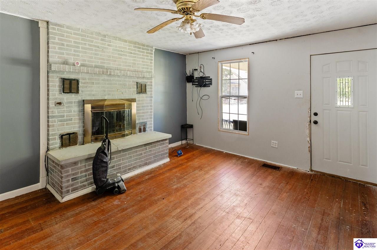 69 Petersburg Road Property Photo 8