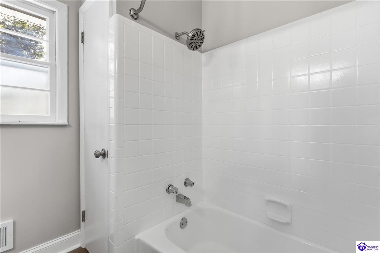 316 Deepwood Drive Property Photo 21