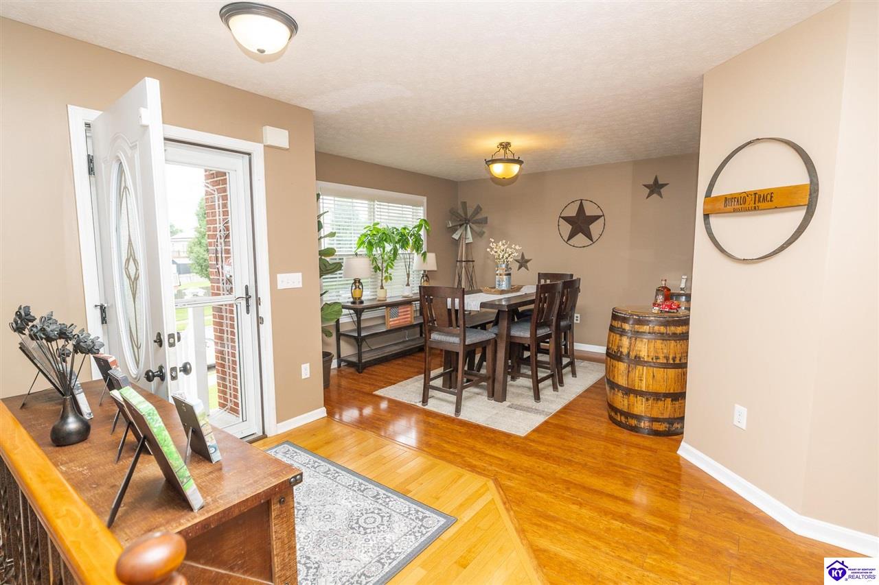 2567 Kensington Way Property Photo 4
