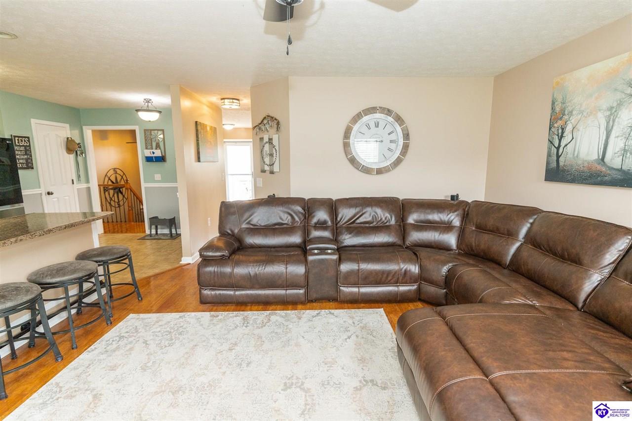2567 Kensington Way Property Photo 12