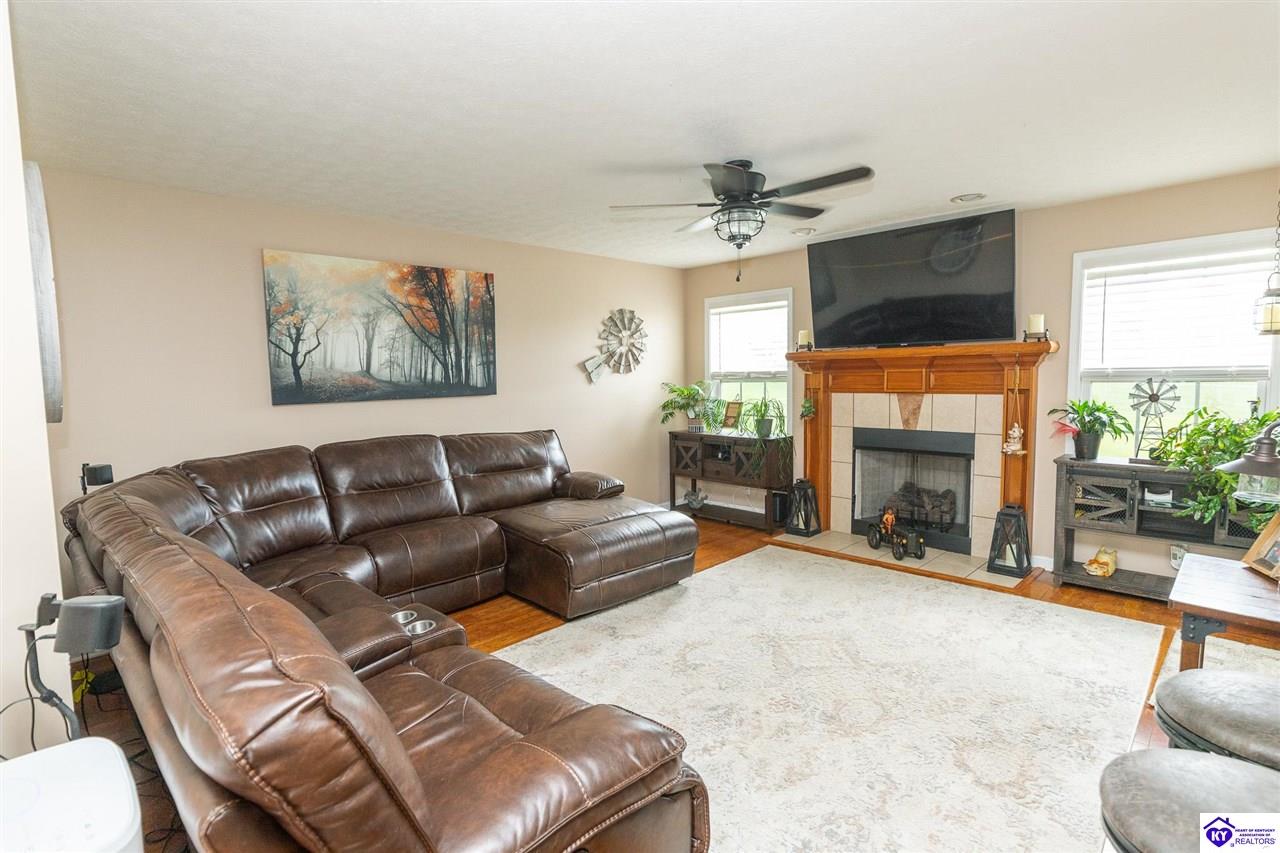 2567 Kensington Way Property Photo 13