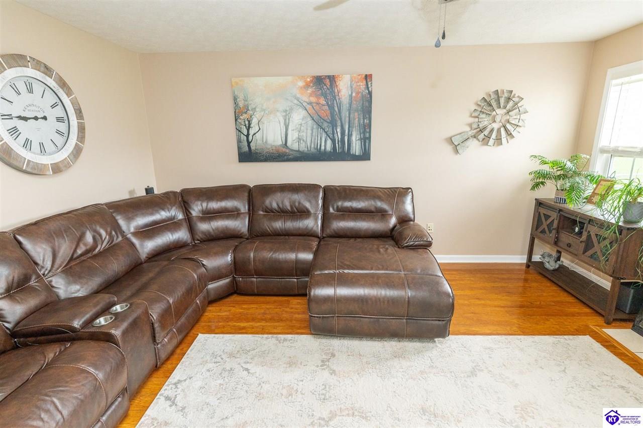 2567 Kensington Way Property Photo 14