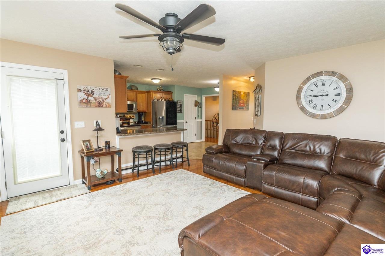 2567 Kensington Way Property Photo 15