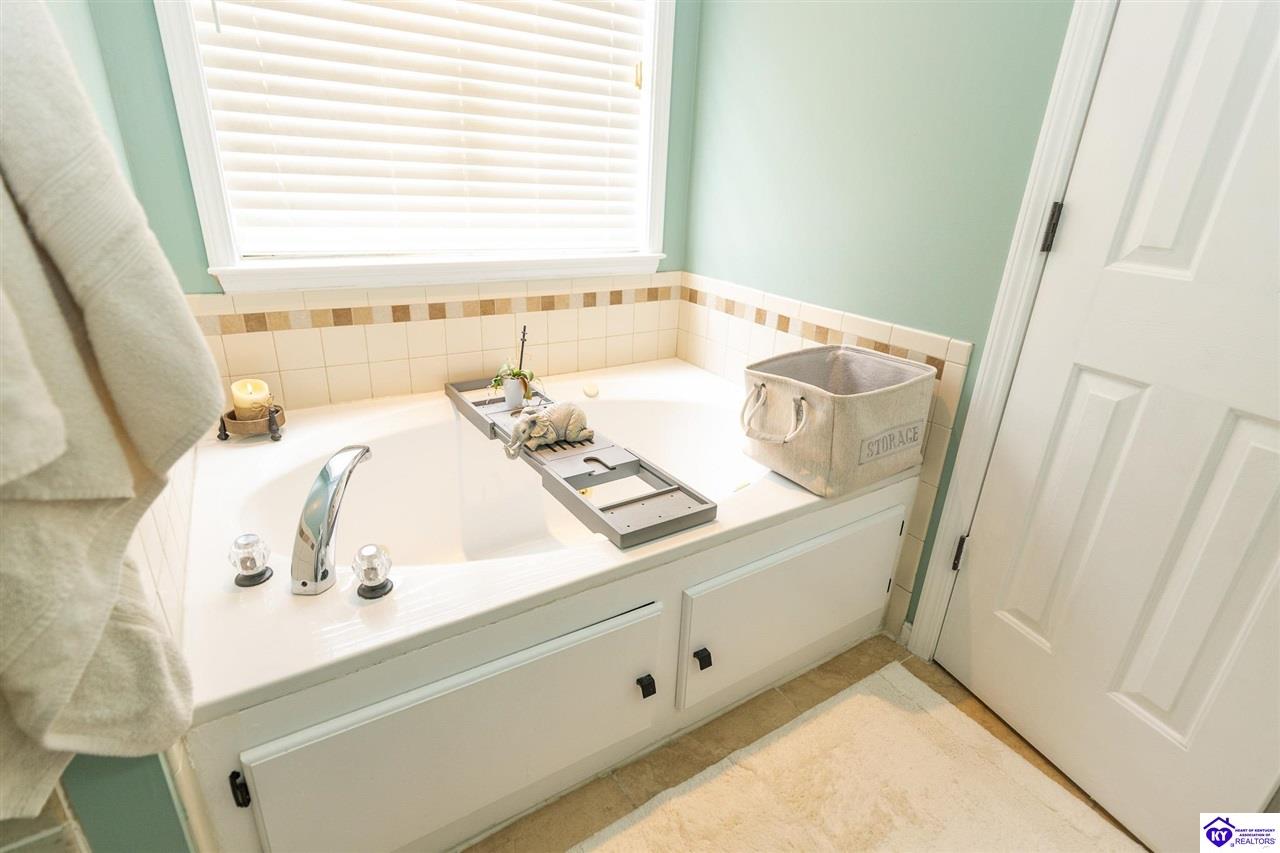 2567 Kensington Way Property Photo 36