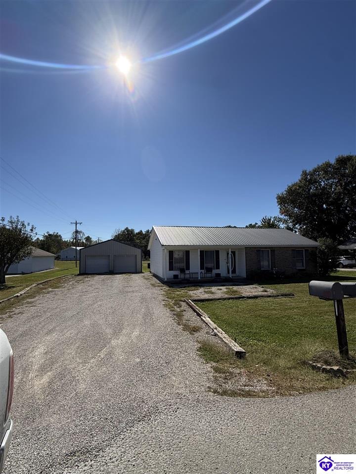 410 E 7th Street Property Photo 1