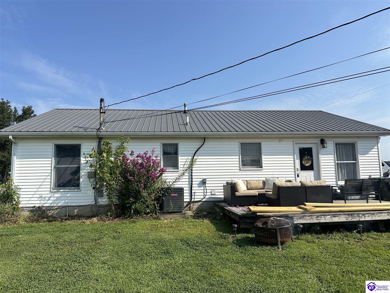 410 E 7th Street Property Photo 18