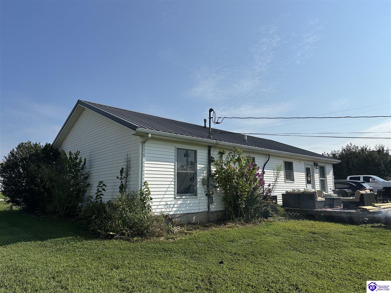 410 E 7th Street Property Photo 19