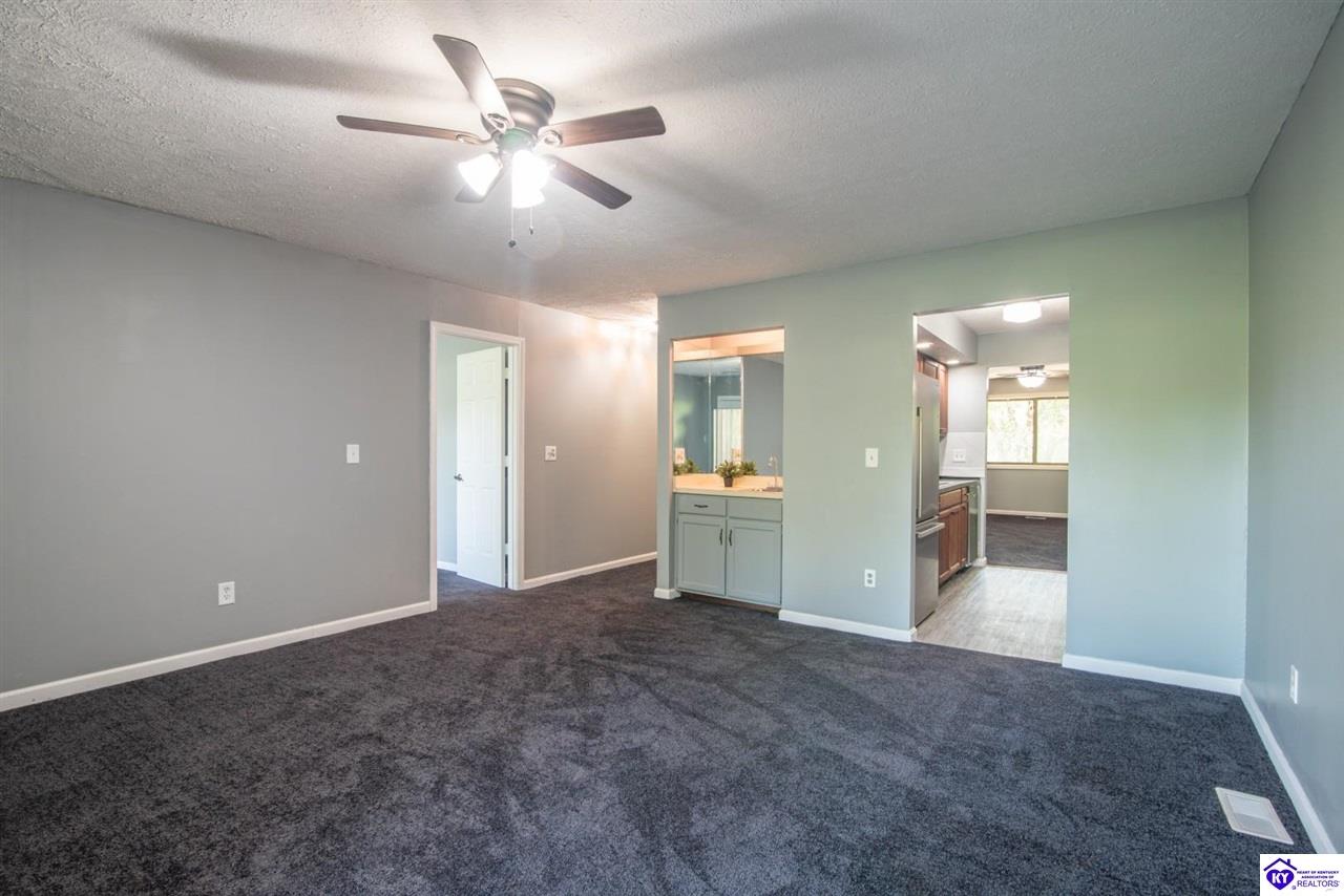 389 Piping Rock Road Property Photo 18