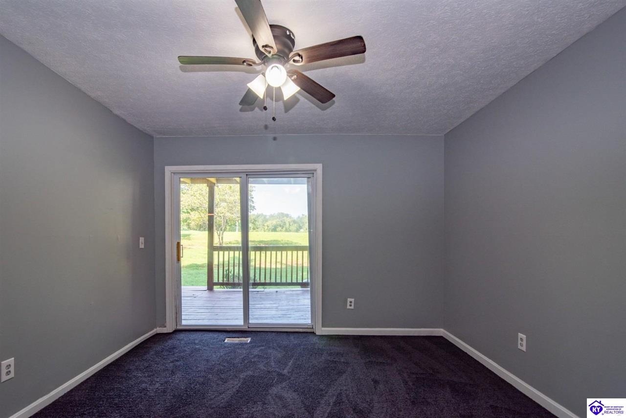 389 Piping Rock Road Property Photo 22