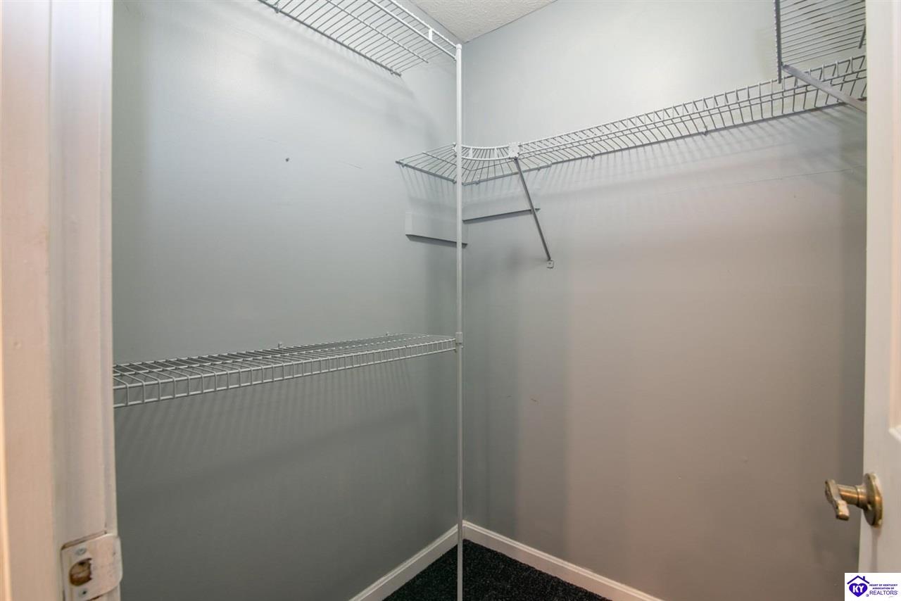 389 Piping Rock Road Property Photo 26