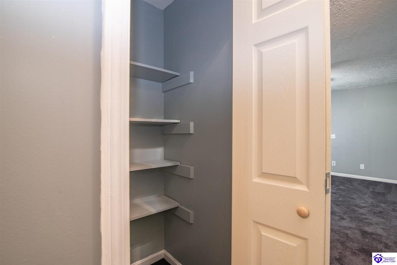 389 Piping Rock Road Property Photo 29