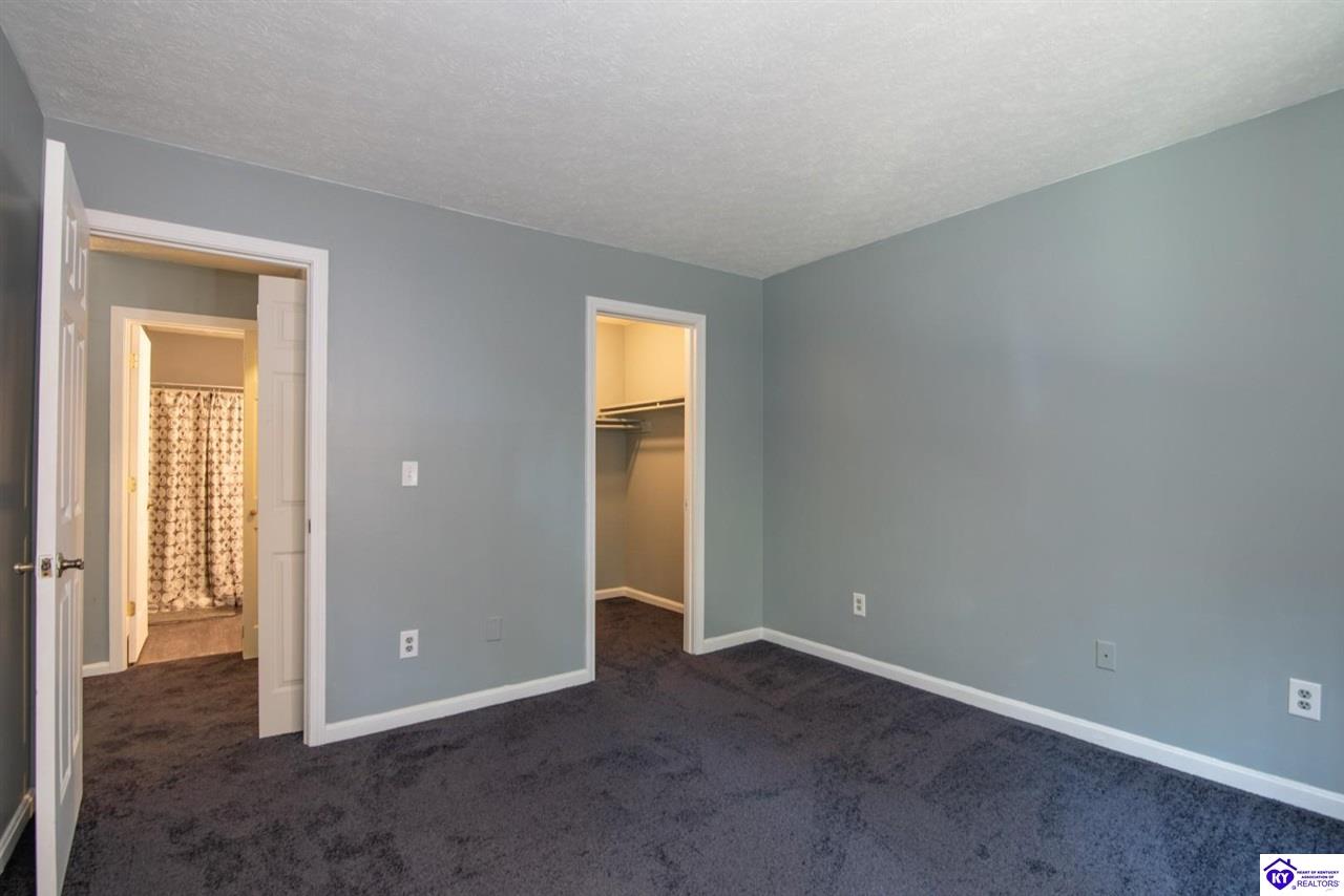 389 Piping Rock Road Property Photo 32