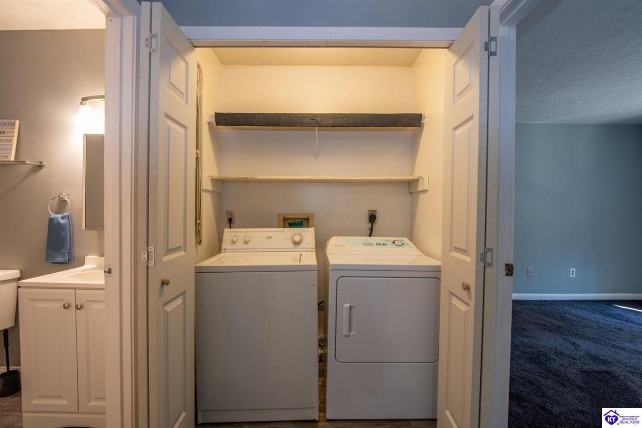 389 Piping Rock Road Property Photo 34