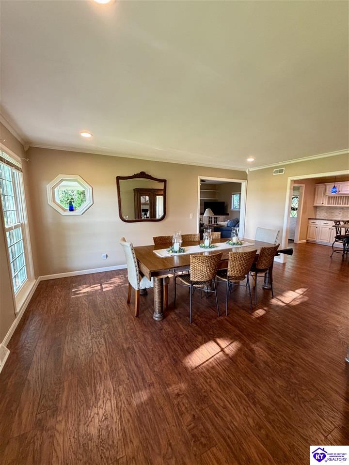 1058 Crisp Road Property Photo 7