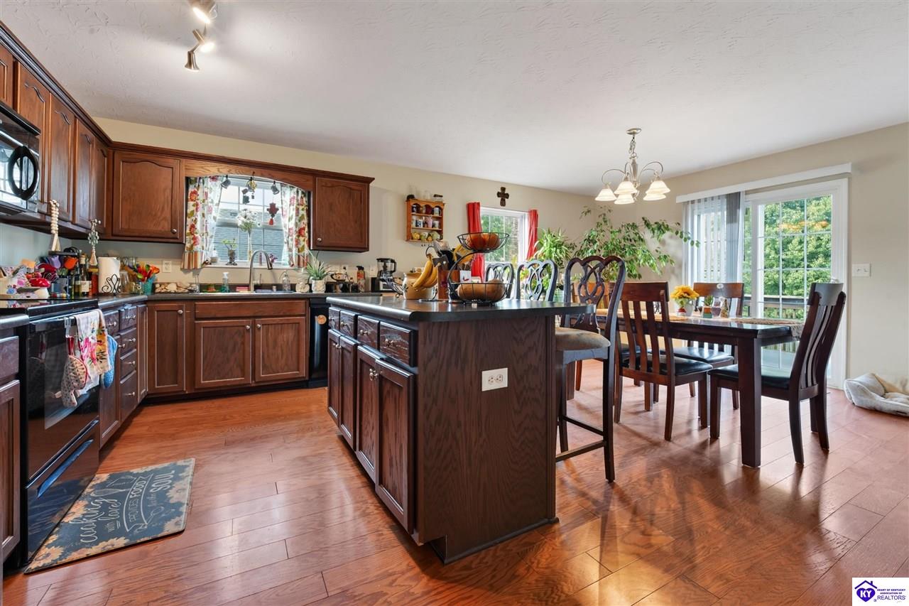403 Jey Drive Property Photo 4