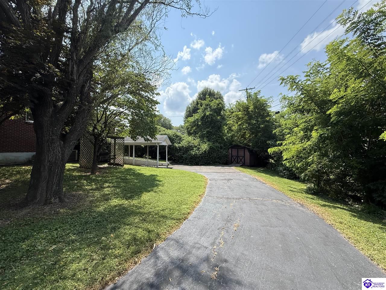 1014 Pawnee Drive Property Photo 3