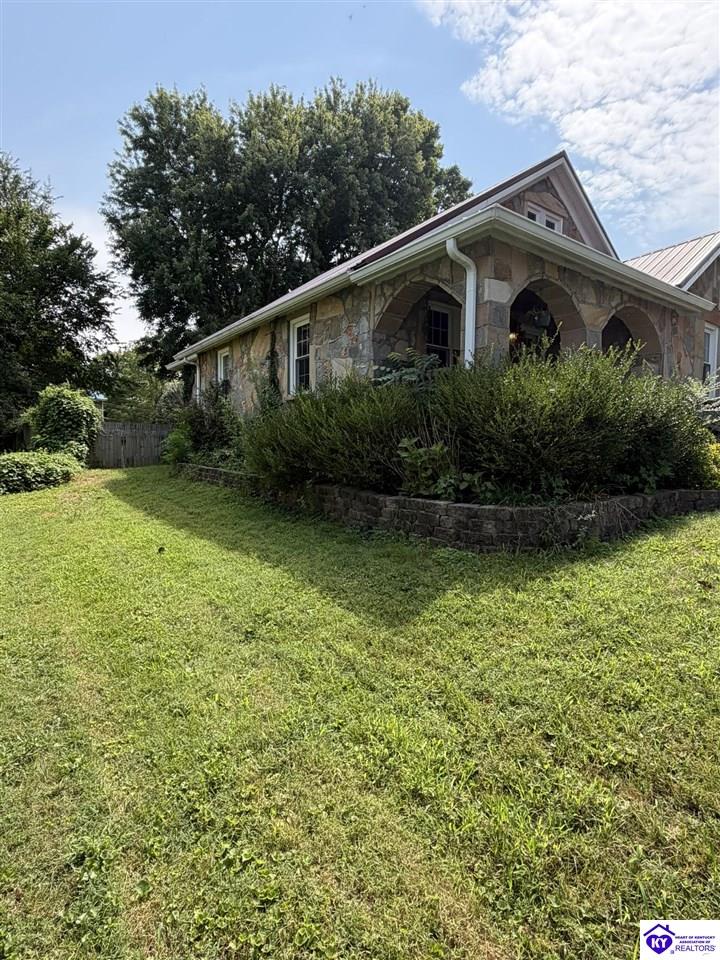 124 W Forest Avenue Property Photo 2