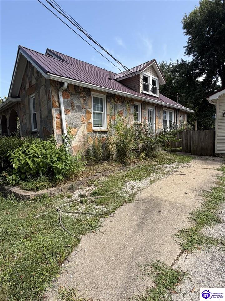 124 W Forest Avenue Property Photo 3