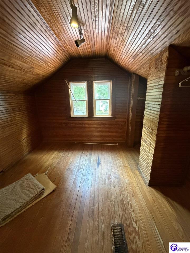 124 W Forest Avenue Property Photo 17